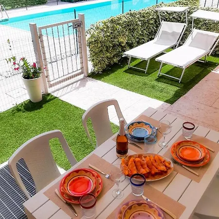 Nuova Casa Al Con Piscina Apartment